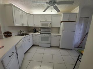 1750 NE 191st St 105-1, Miami, FL 33179