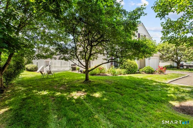 78 Village Court 78, Wilton, CT 06897
