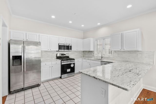 78 Village Court 78, Wilton, CT 06897