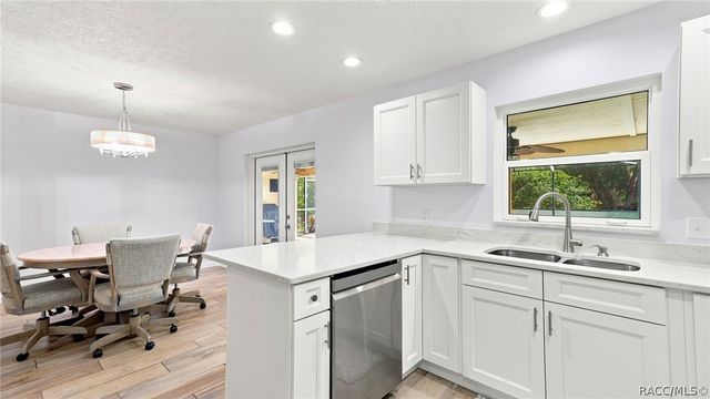 11820 W Fisherman Lane, Homosassa, FL 34448