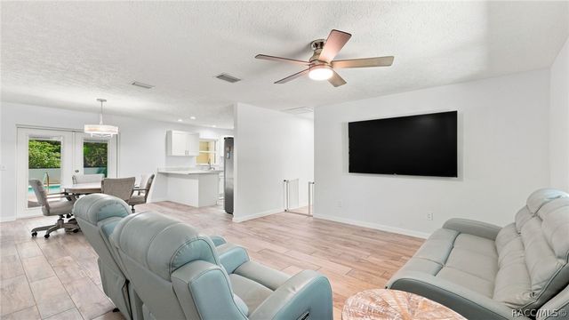 11820 W Fisherman Lane, Homosassa, FL 34448