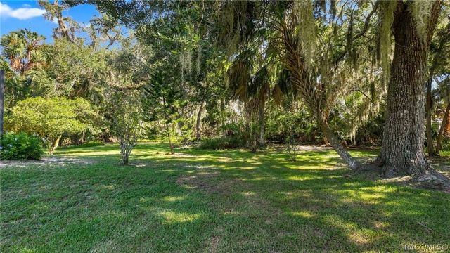11820 W Fisherman Lane, Homosassa, FL 34448