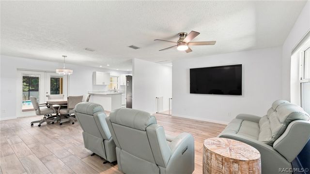 11820 W Fisherman Lane, Homosassa, FL 34448