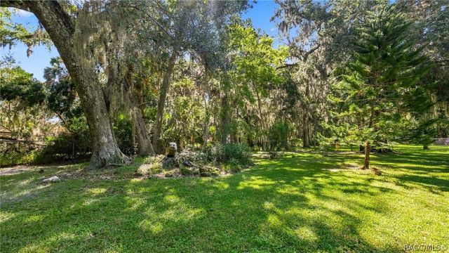 11820 W Fisherman Lane, Homosassa, FL 34448