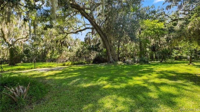11820 W Fisherman Lane, Homosassa, FL 34448