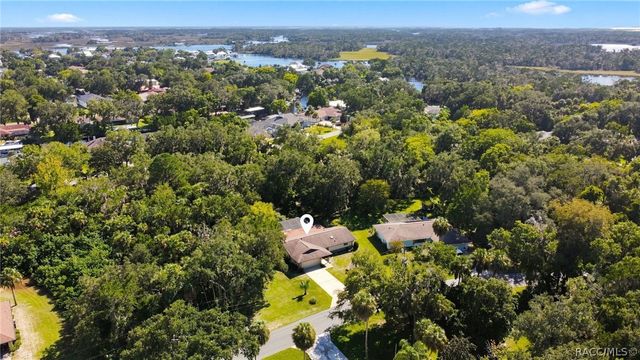 11820 W Fisherman Lane, Homosassa, FL 34448