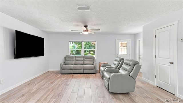 11820 W Fisherman Lane, Homosassa, FL 34448