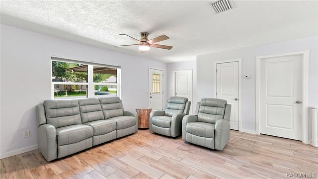 11820 W Fisherman Lane, Homosassa, FL 34448