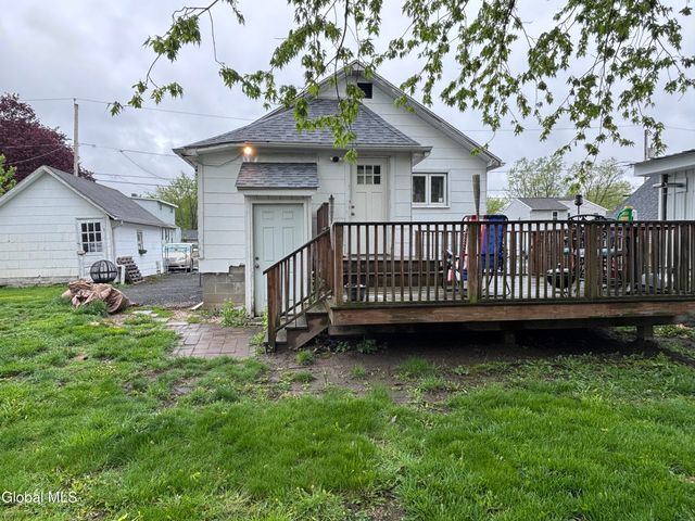 12 Connecticut Avenue, East Greenbush, NY 12144