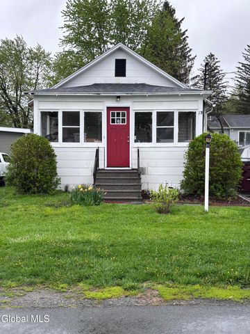 12 Connecticut Avenue, East Greenbush, NY 12144