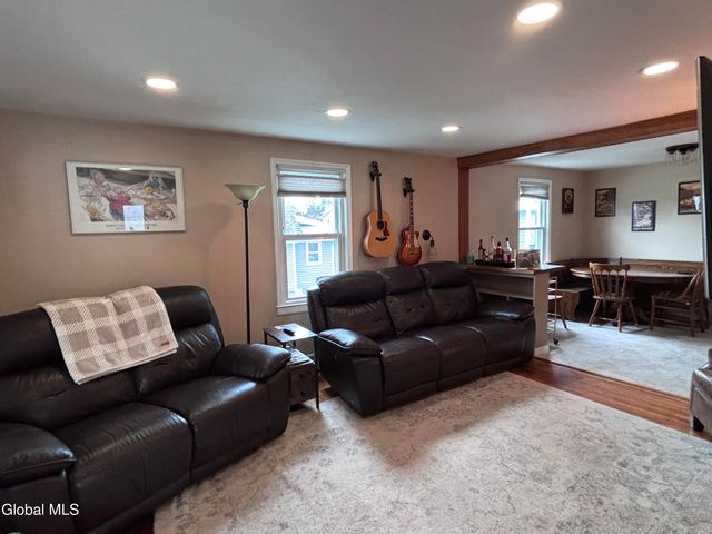 12 Connecticut Avenue, East Greenbush, NY 12144