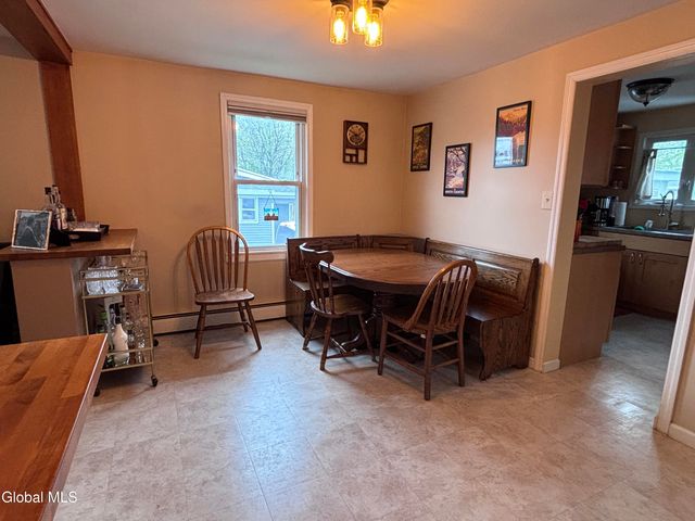12 Connecticut Avenue, East Greenbush, NY 12144