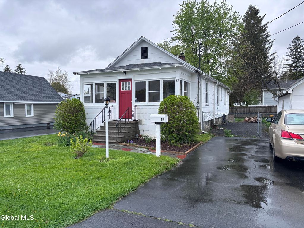 12 Connecticut Avenue, East Greenbush, NY 12144