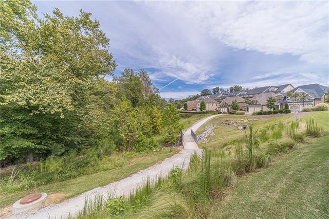 5960 Overlook Club Circle, Suwanee, GA 30024