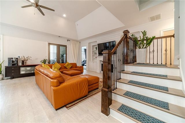 5960 Overlook Club Circle, Suwanee, GA 30024