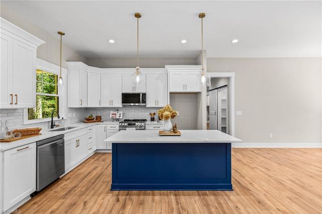 1807 Bramblewood Trail, Pfafftown, NC 27040