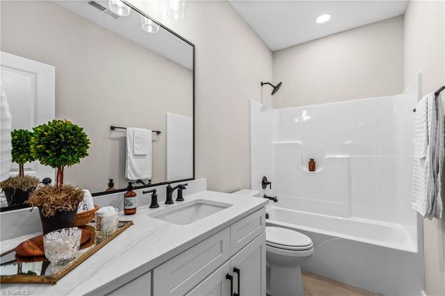 1807 Bramblewood Trail, Pfafftown, NC 27040