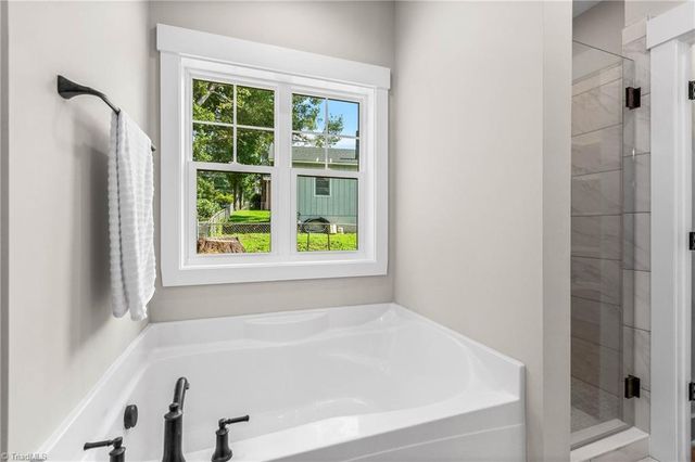 1807 Bramblewood Trail, Pfafftown, NC 27040