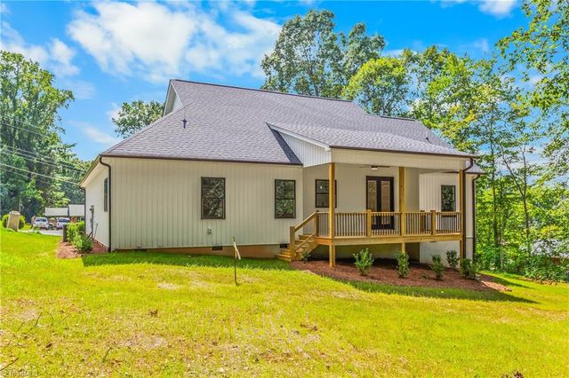 1807 Bramblewood Trail, Pfafftown, NC 27040