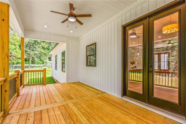 1807 Bramblewood Trail, Pfafftown, NC 27040