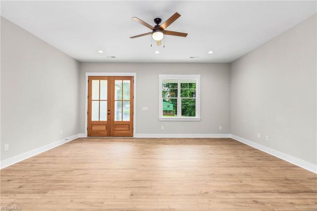 1807 Bramblewood Trail, Pfafftown, NC 27040