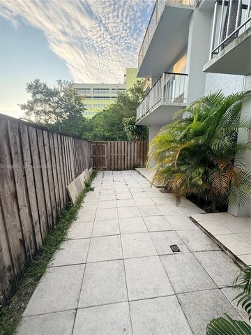 9611 SW 77th Ave 108A, Miami, FL 33156