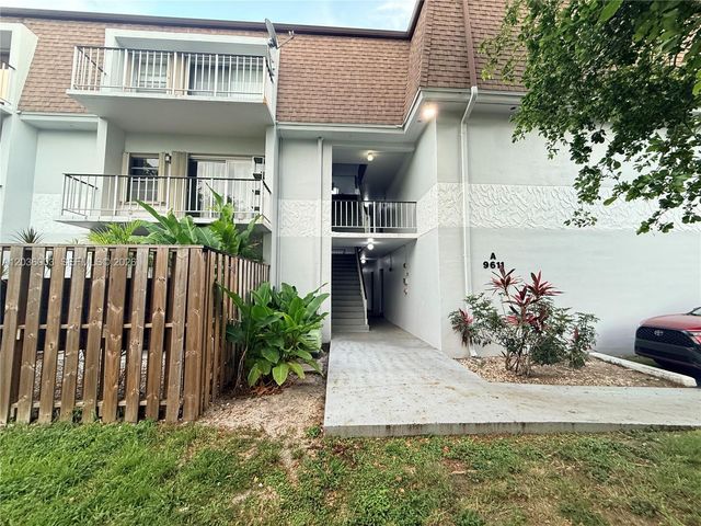 9611 SW 77th Ave 108A, Miami, FL 33156