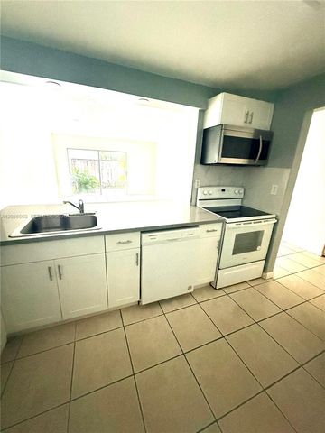 9611 SW 77th Ave 108A, Miami, FL 33156