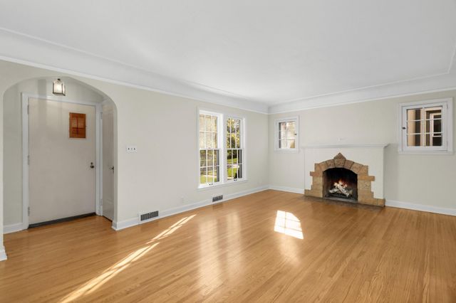 4216 Utica Avenue S, Saint Louis Park, MN 55416