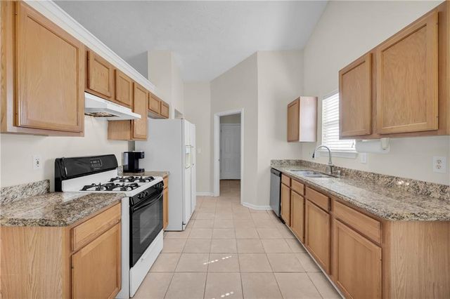 1040 Meadow Walk Avenue, Lawrenceville, GA 30044