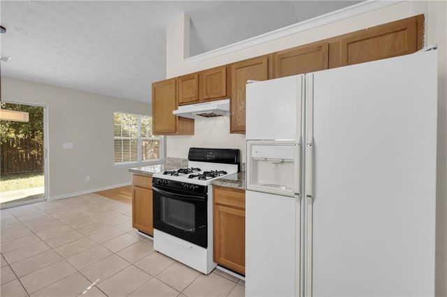 1040 Meadow Walk Avenue, Lawrenceville, GA 30044