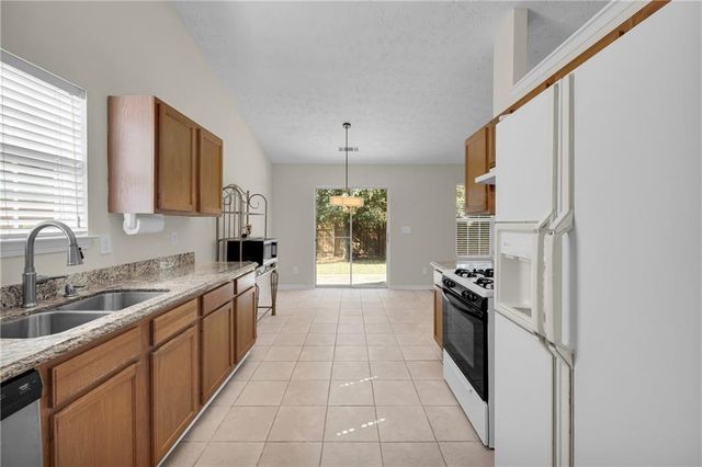 1040 Meadow Walk Avenue, Lawrenceville, GA 30044