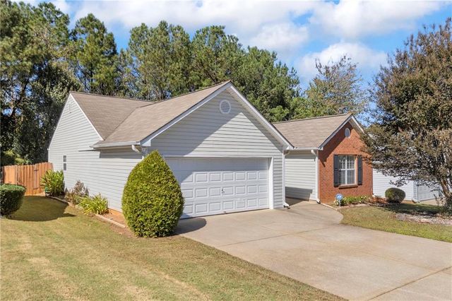1040 Meadow Walk Avenue, Lawrenceville, GA 30044