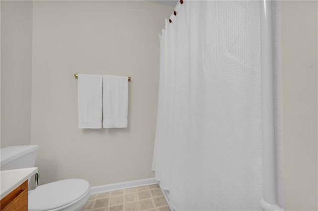 1040 Meadow Walk Avenue, Lawrenceville, GA 30044