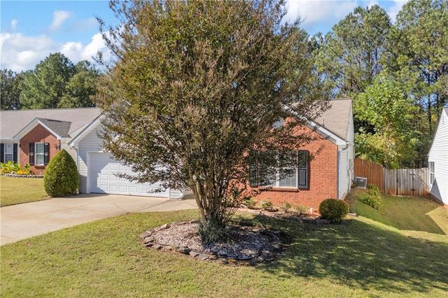 1040 Meadow Walk Avenue, Lawrenceville, GA 30044