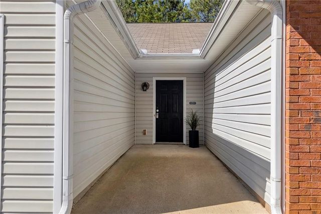 1040 Meadow Walk Avenue, Lawrenceville, GA 30044