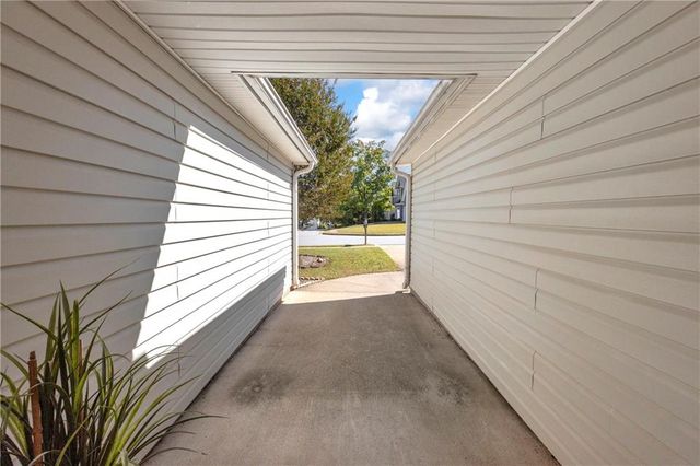 1040 Meadow Walk Avenue, Lawrenceville, GA 30044