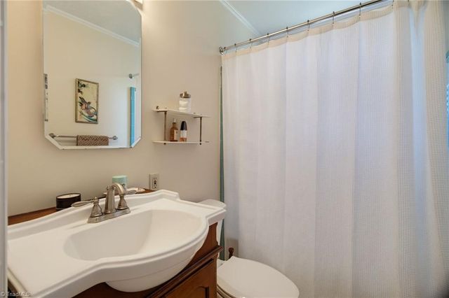 211 E Avondale Drive, Greensboro, NC 27403