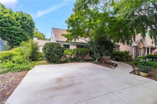 211 E Avondale Drive, Greensboro, NC 27403