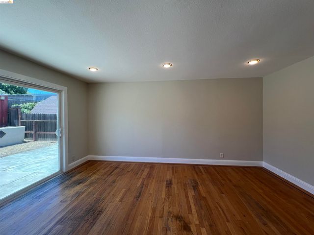2467 Tanager Cir, Concord, CA 94520