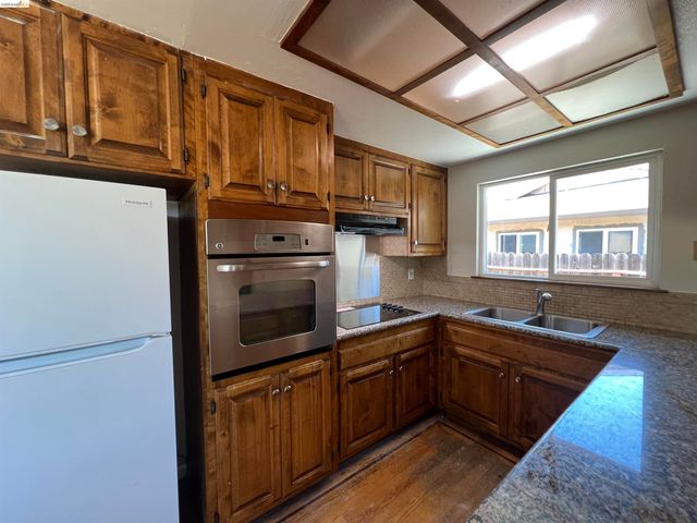 2467 Tanager Cir, Concord, CA 94520
