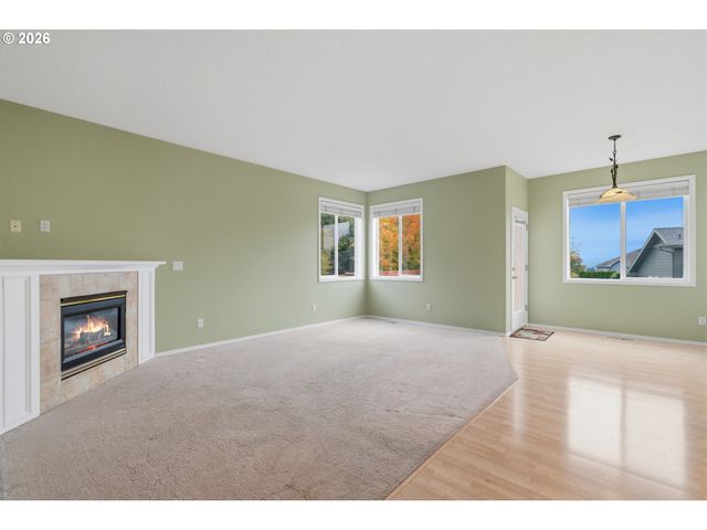 834 VAN BUREN Dr, Salem, OR 97304