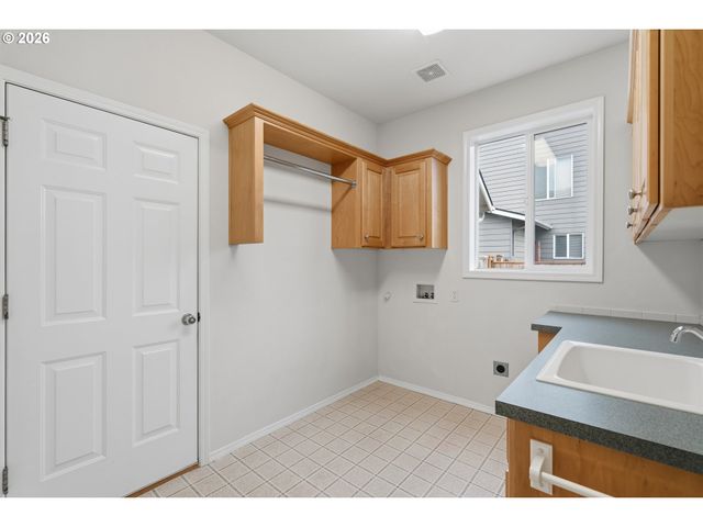 834 VAN BUREN Dr, Salem, OR 97304