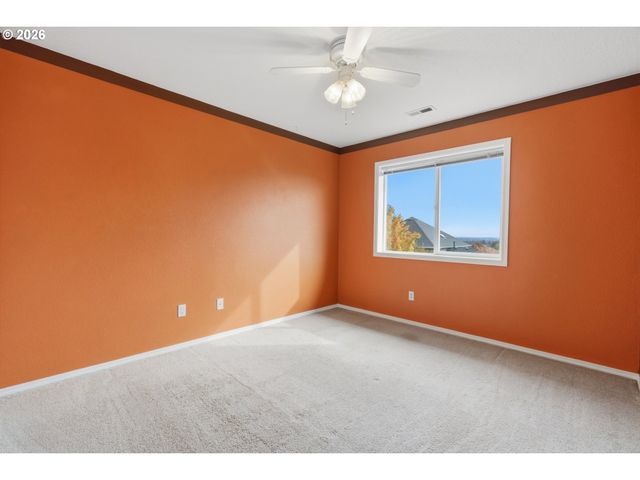 834 VAN BUREN Dr, Salem, OR 97304