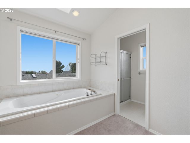 834 VAN BUREN Dr, Salem, OR 97304