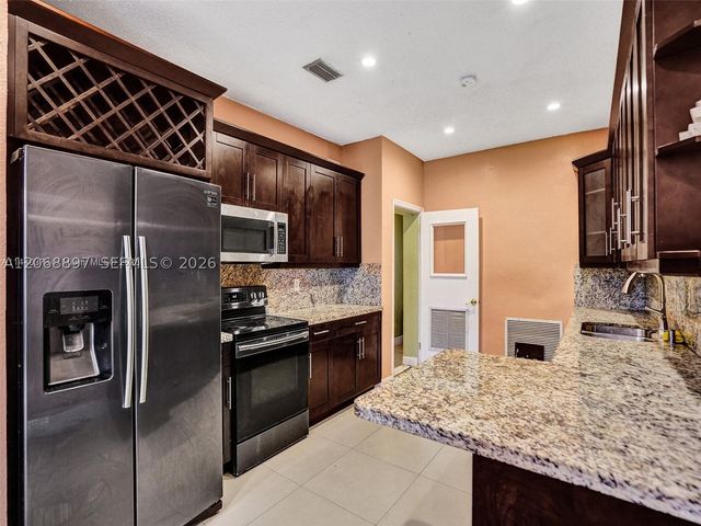 1161 NE 202nd St, Miami, FL 33179