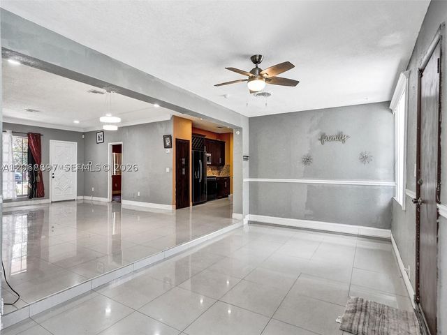 1161 NE 202nd St, Miami, FL 33179