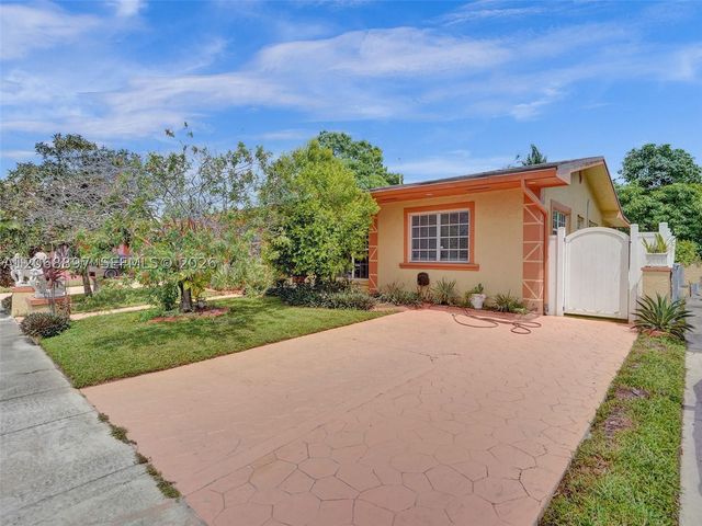 1161 NE 202nd St, Miami, FL 33179