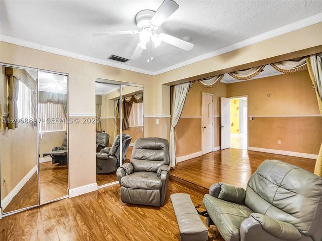 1161 NE 202nd St, Miami, FL 33179