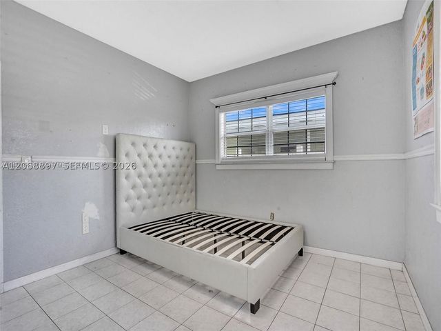 1161 NE 202nd St, Miami, FL 33179